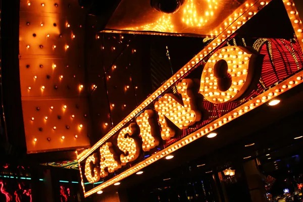 live roulette wheel spin